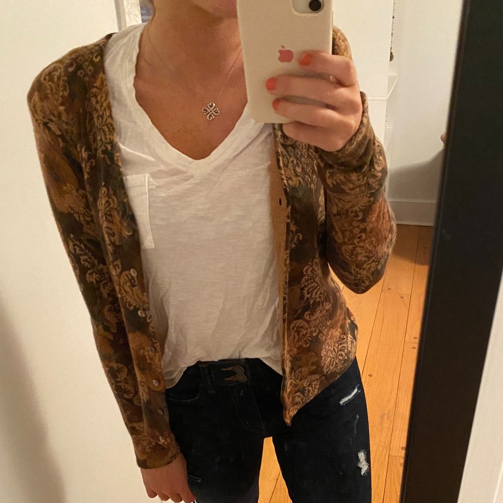 Beautiful brown Neiman Marcus Cashmere Cardigan